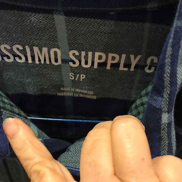 NWT Mossimo Supply Co mens plaid shirt Small - Picture 2 of 4